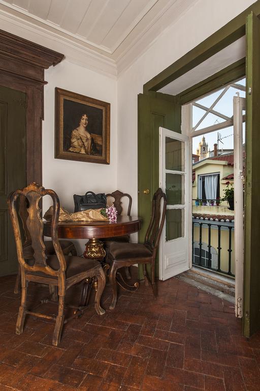 Alfama - St Estevao Viewpoint | Cheese & Wine Apartamento *