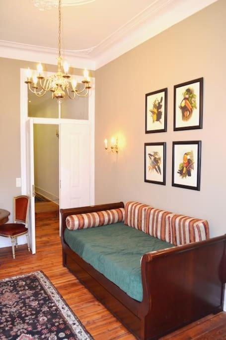 Space And Tradition In Apartamento Lisboa