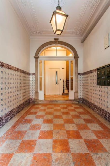 Space And Tradition In * Lisboa