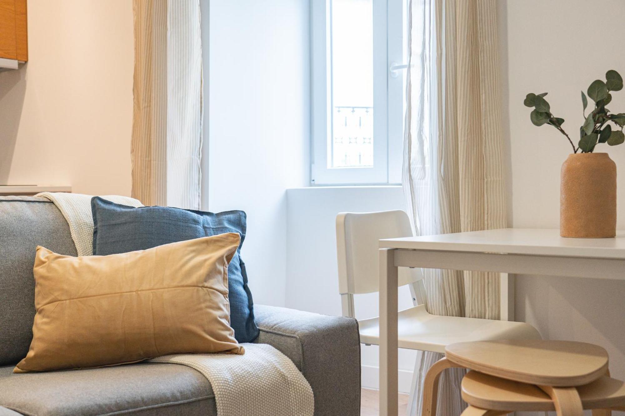 By The River - Alcantara Apartment