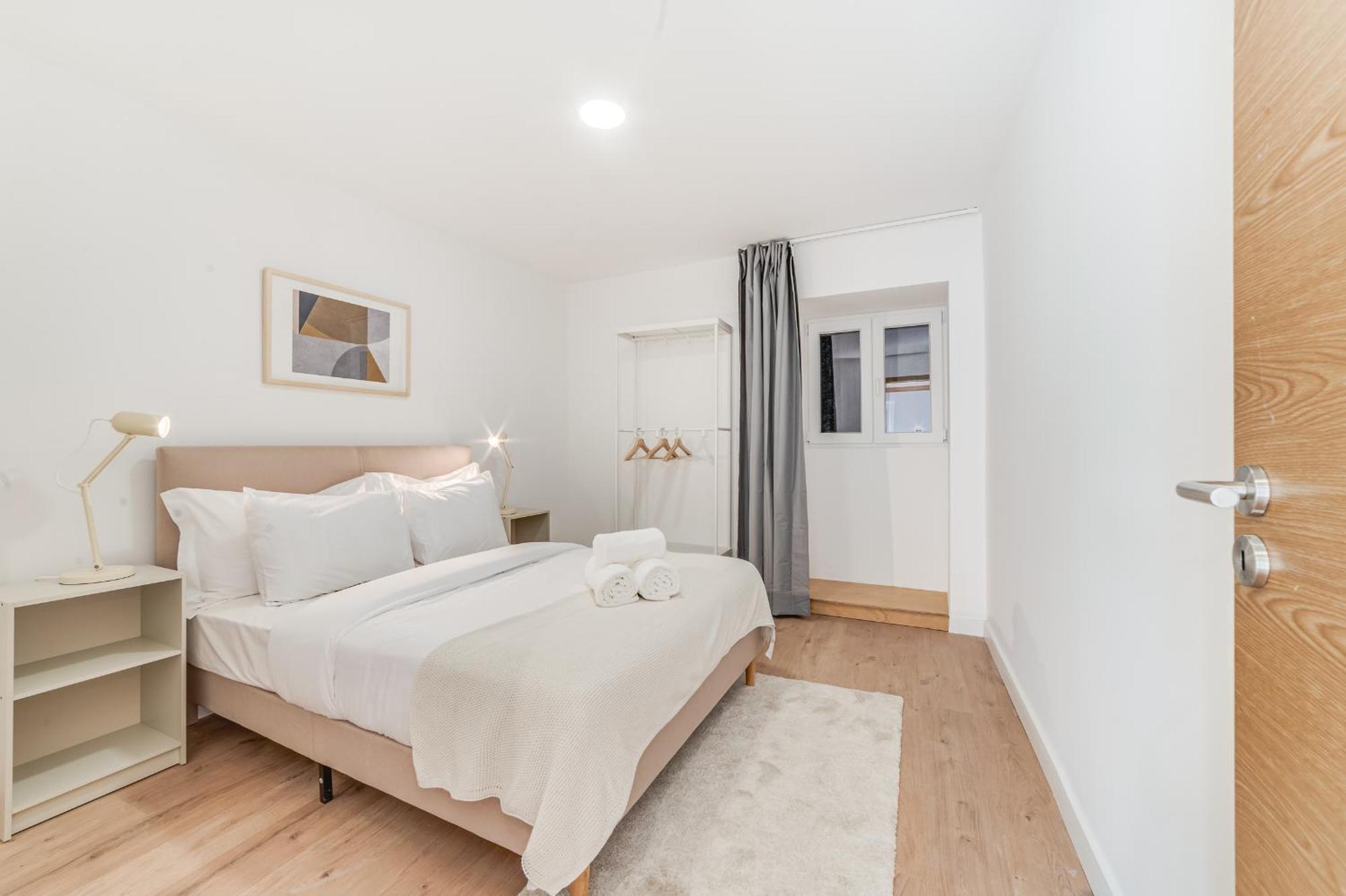 Apartment By The River - Alcantara