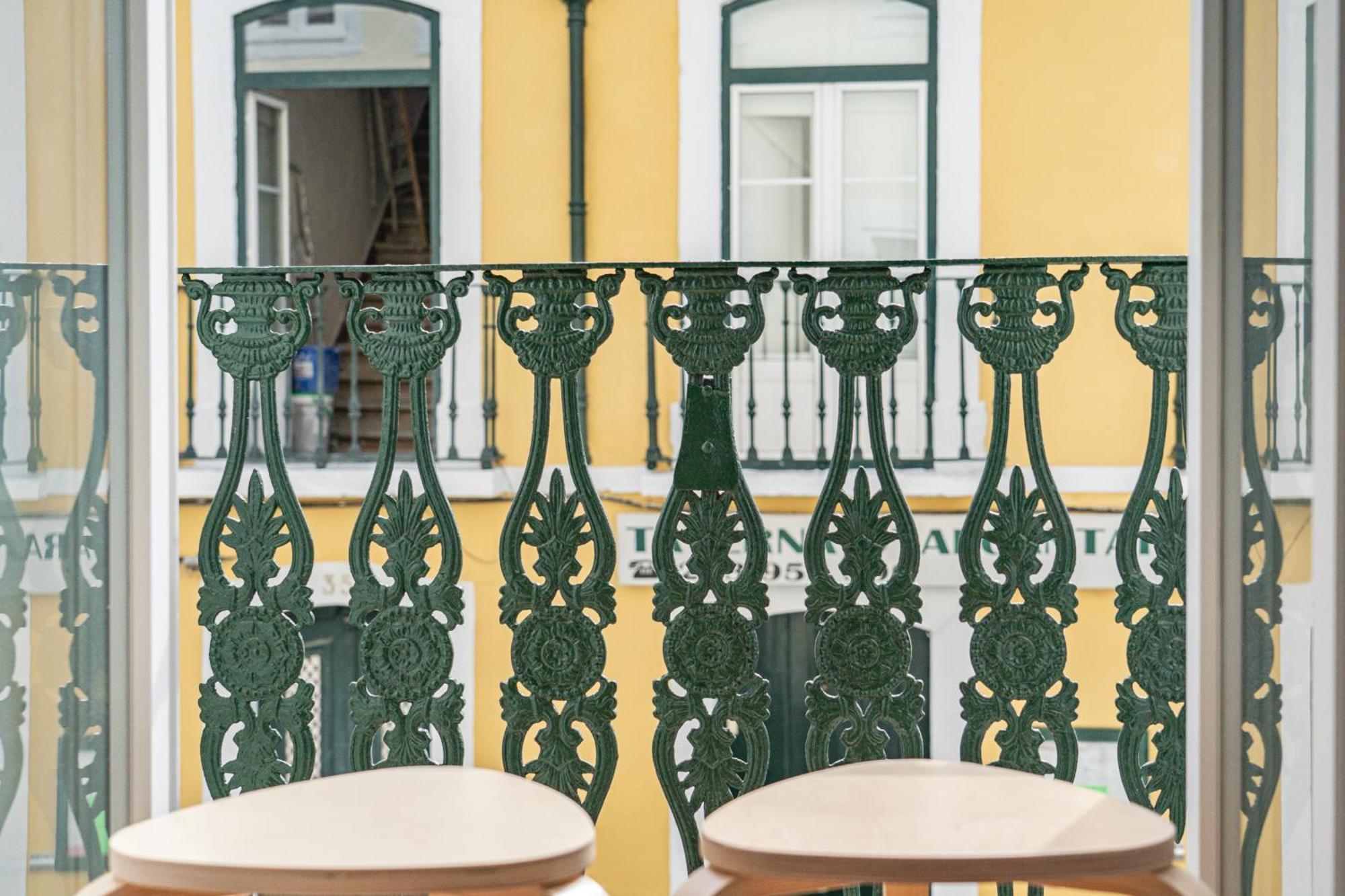 Apartment By The River - Alcantara