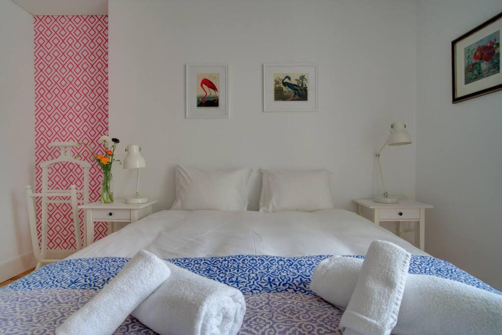 Tracey & Neill's Place In Principe Real Apartamento *