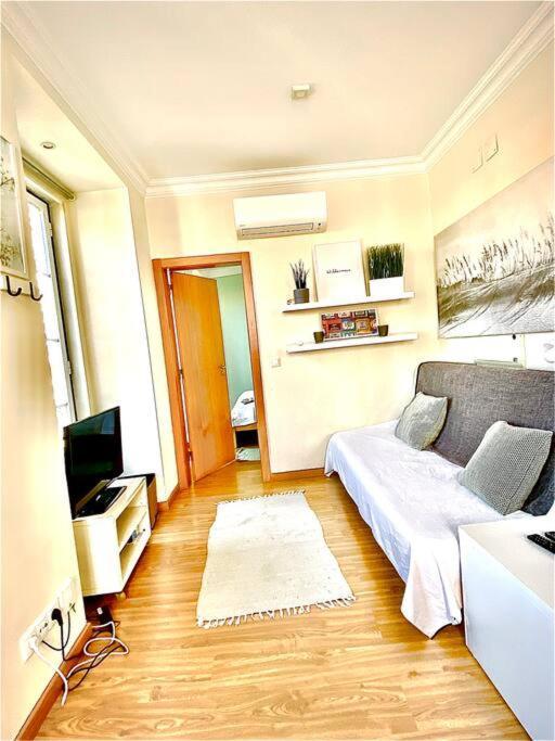 Charming Flat In Chiado-lisbon * Lisboa