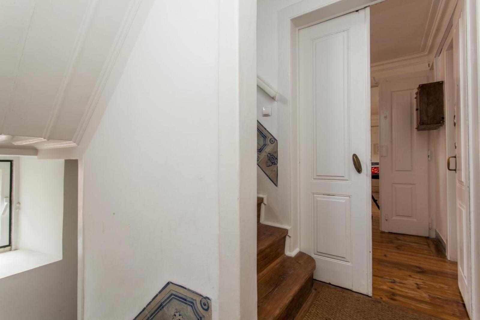 C2 Bairro Alto 18th Century Beautiful * Lisboa