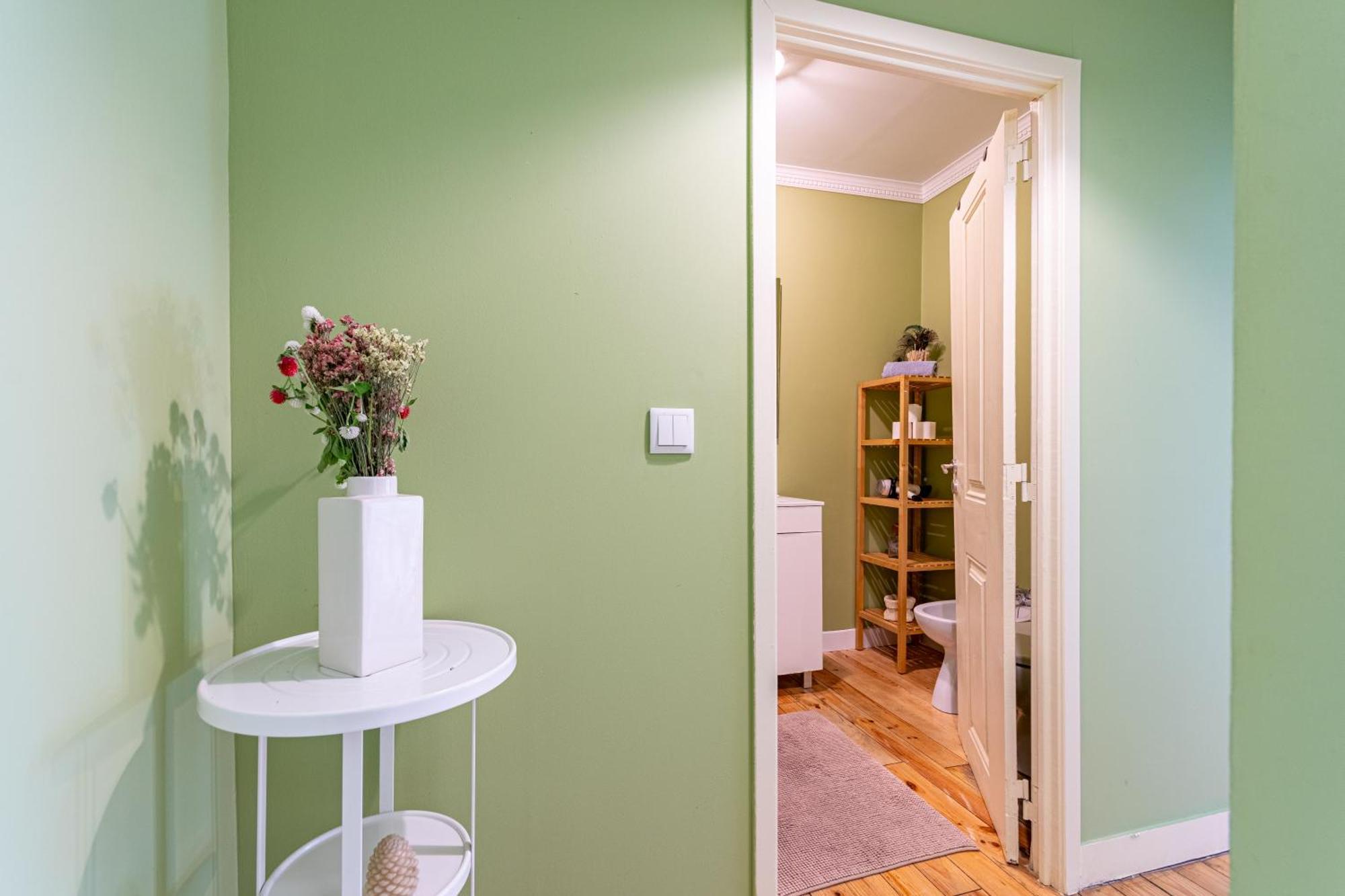 Apartamento In The Typical Neighborhood- Graca Lisboa