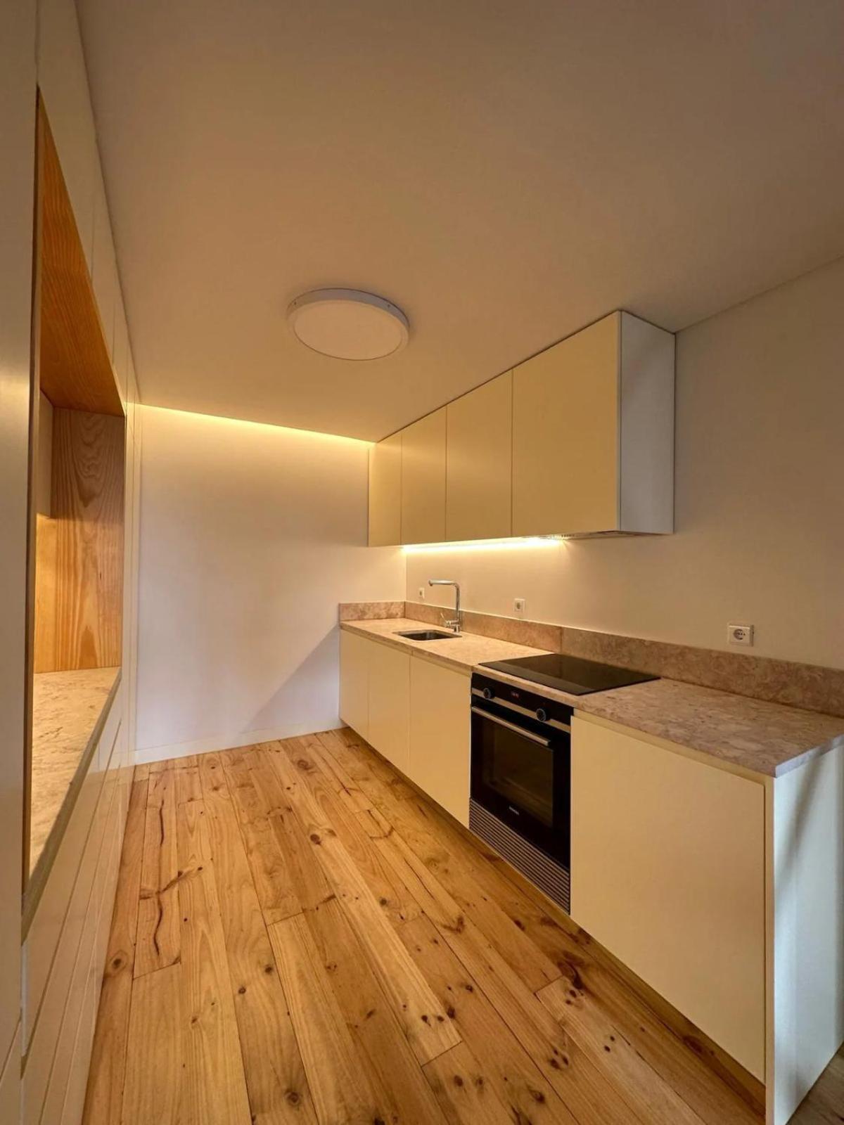 Habitación en casa particular Private In Baixa With Balcony *
