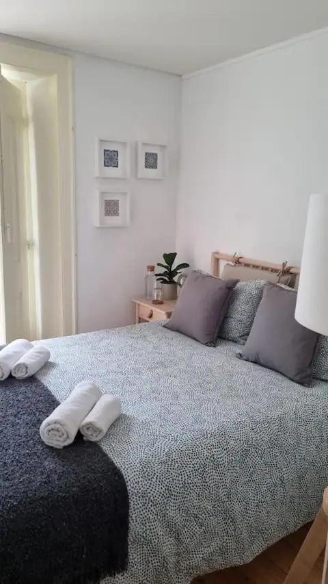 Habitación en casa particular Private In Baixa With Balcony *