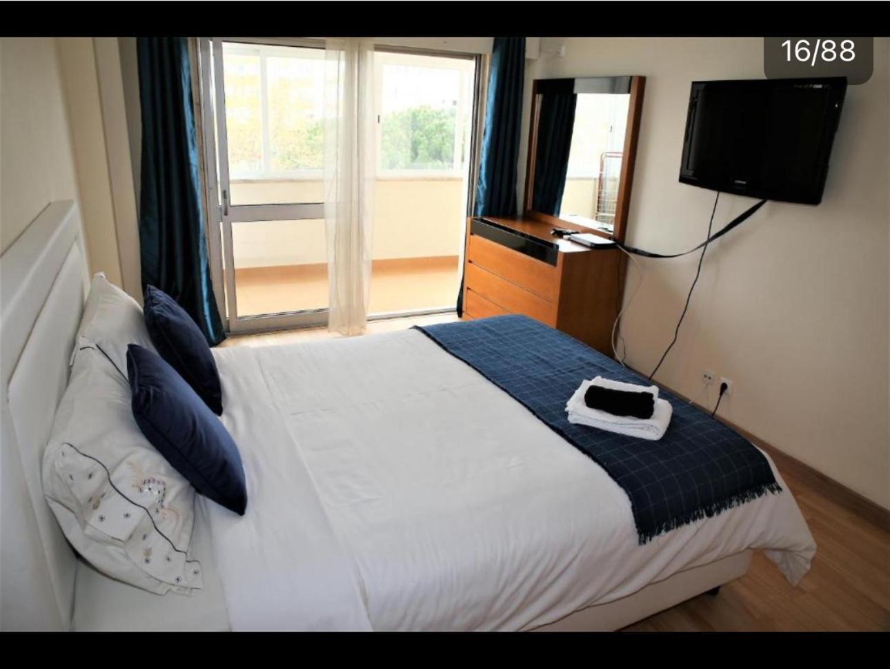 3 Com Ar Acondicionado Areeiro Quarto em Acomodações Particulares *