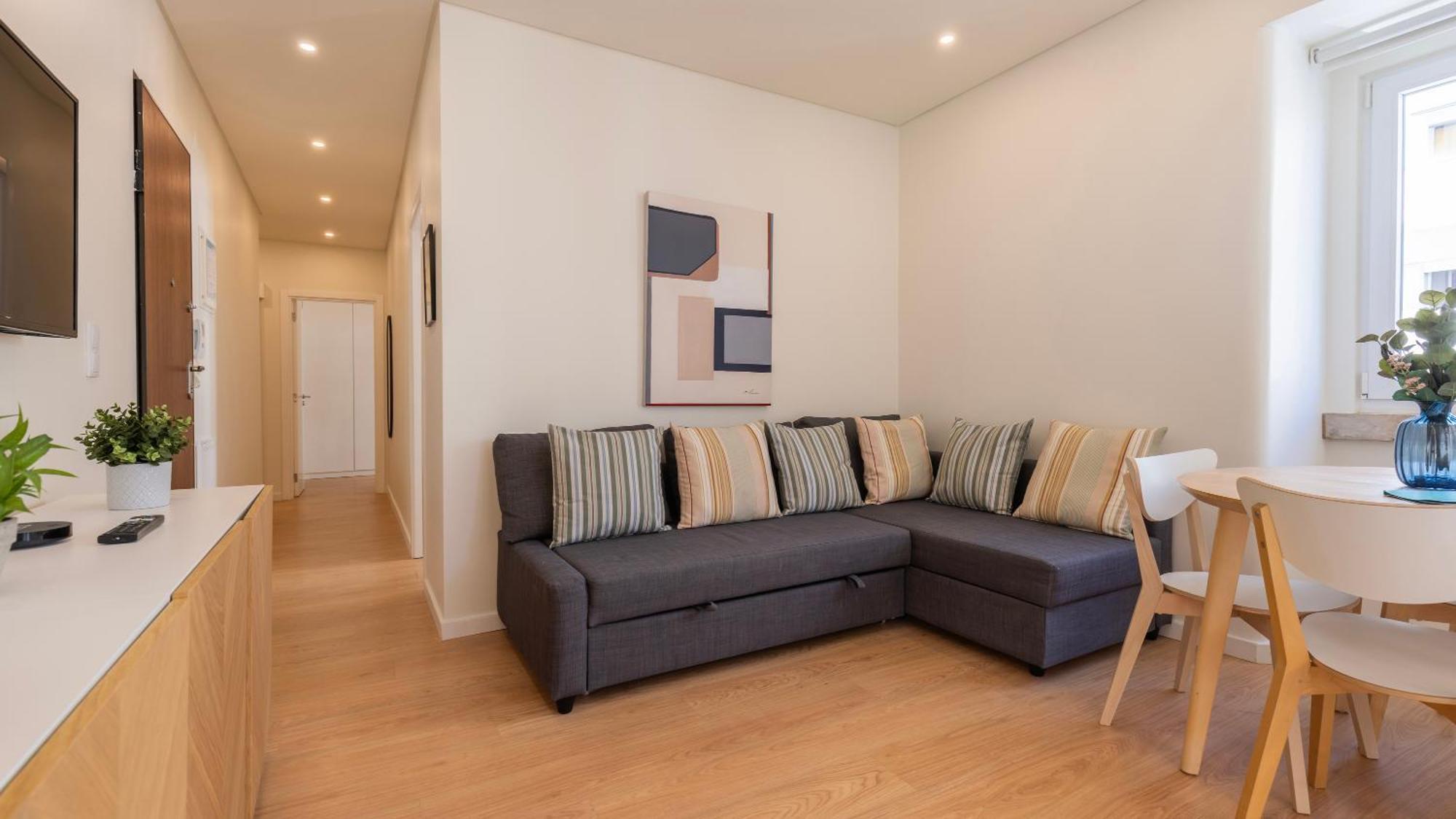 Apartment Homely 2bdr With Terrace By Lovelystay