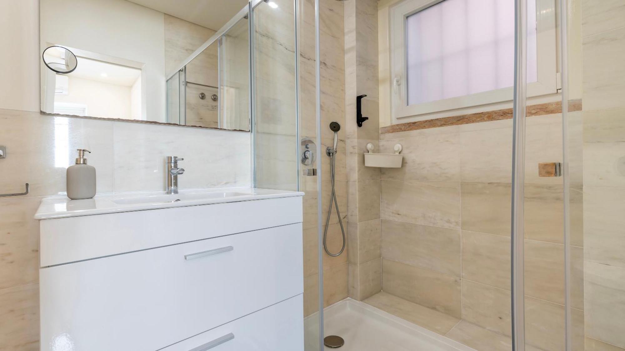 Homely 2bdr With Terrace By Lovelystay Apartment *