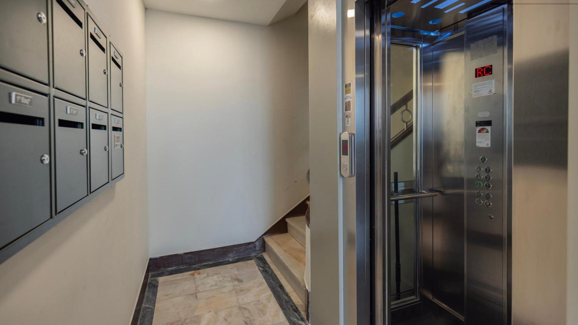 Homely 2bdr With Terrace By Lovelystay Apartment Lisbon