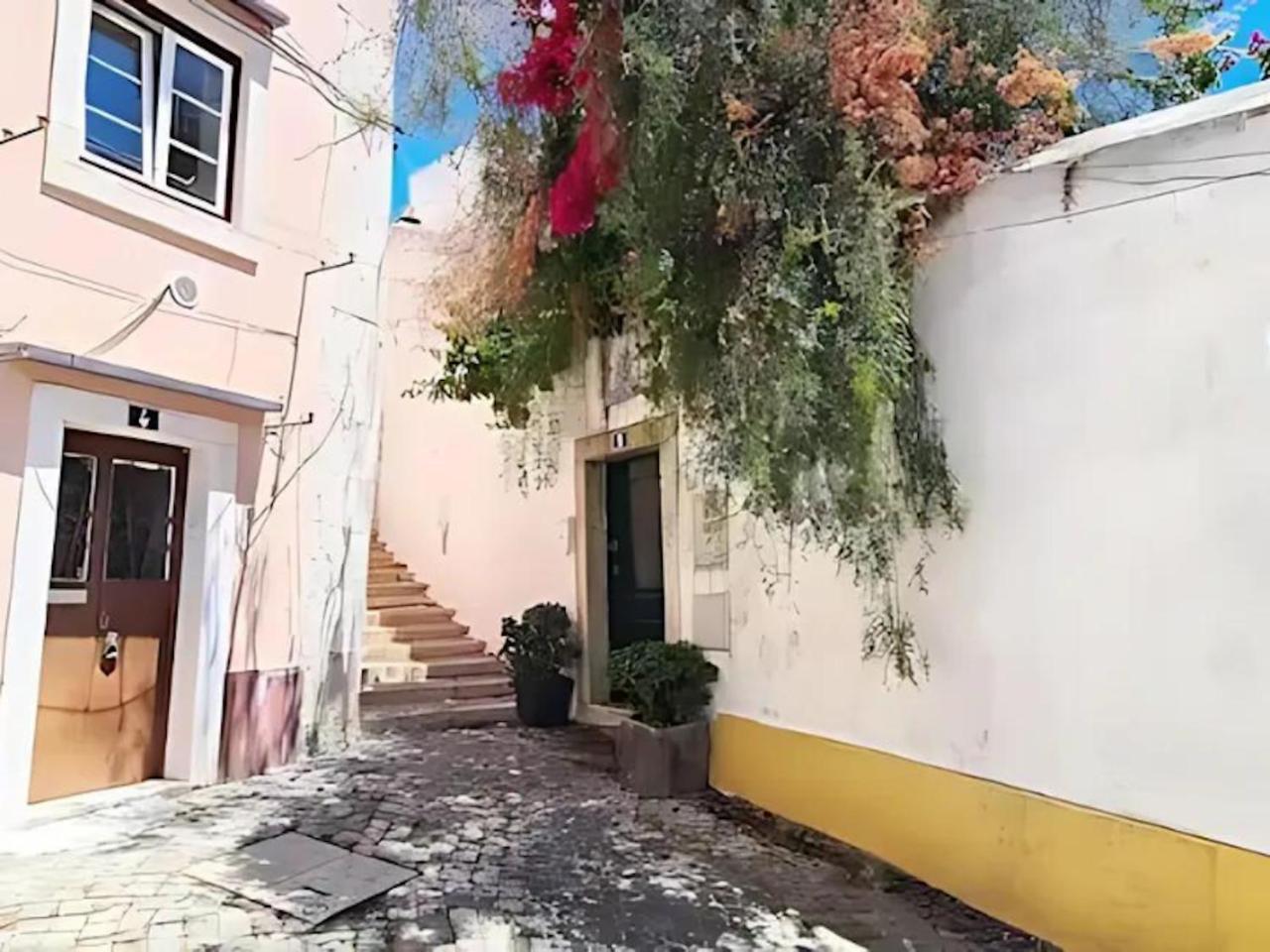 Stunning River View In Historic Alfama