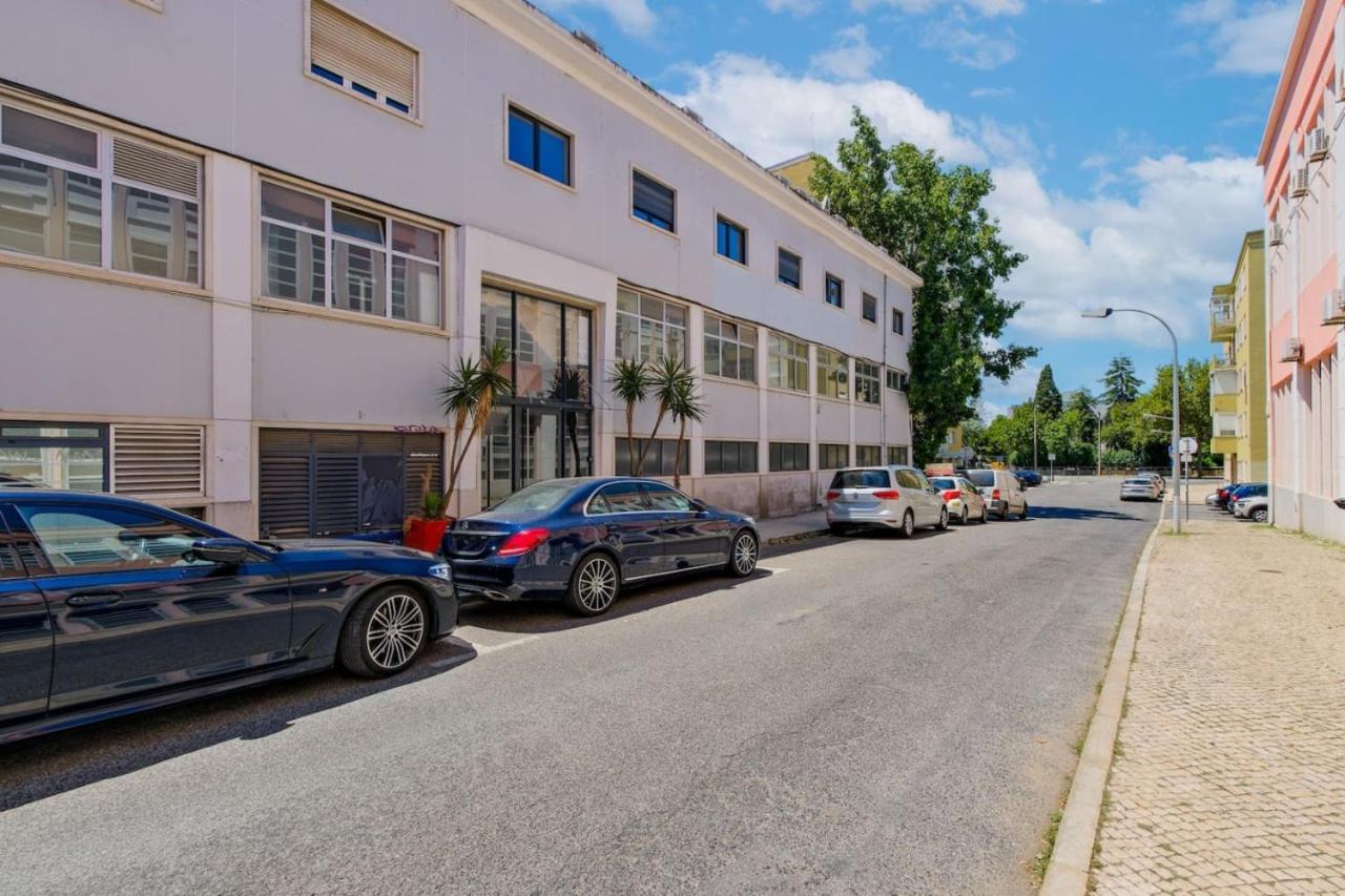 Lovely Fully Equipped Near Subway N12 Apartamento Lisboa