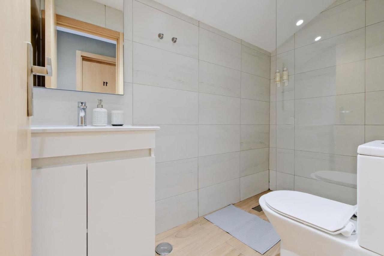 Lovely Fully Equipped Near Subway N10 - Shared Bathroom With Another Apartamento Lisboa