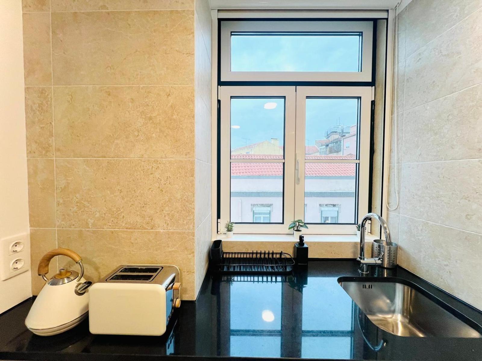 Pink House Ii Beautiful 2 Bedroom Flat In City Center Lisboa
