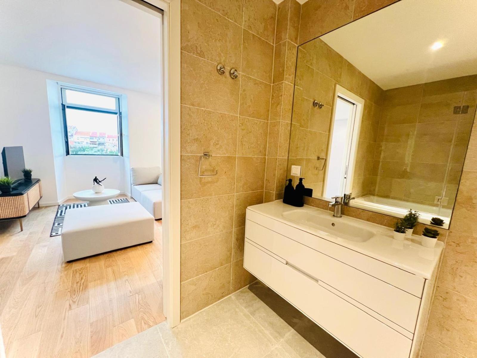 Pink House Ii Beautiful 2 Bedroom Flat In City Center *