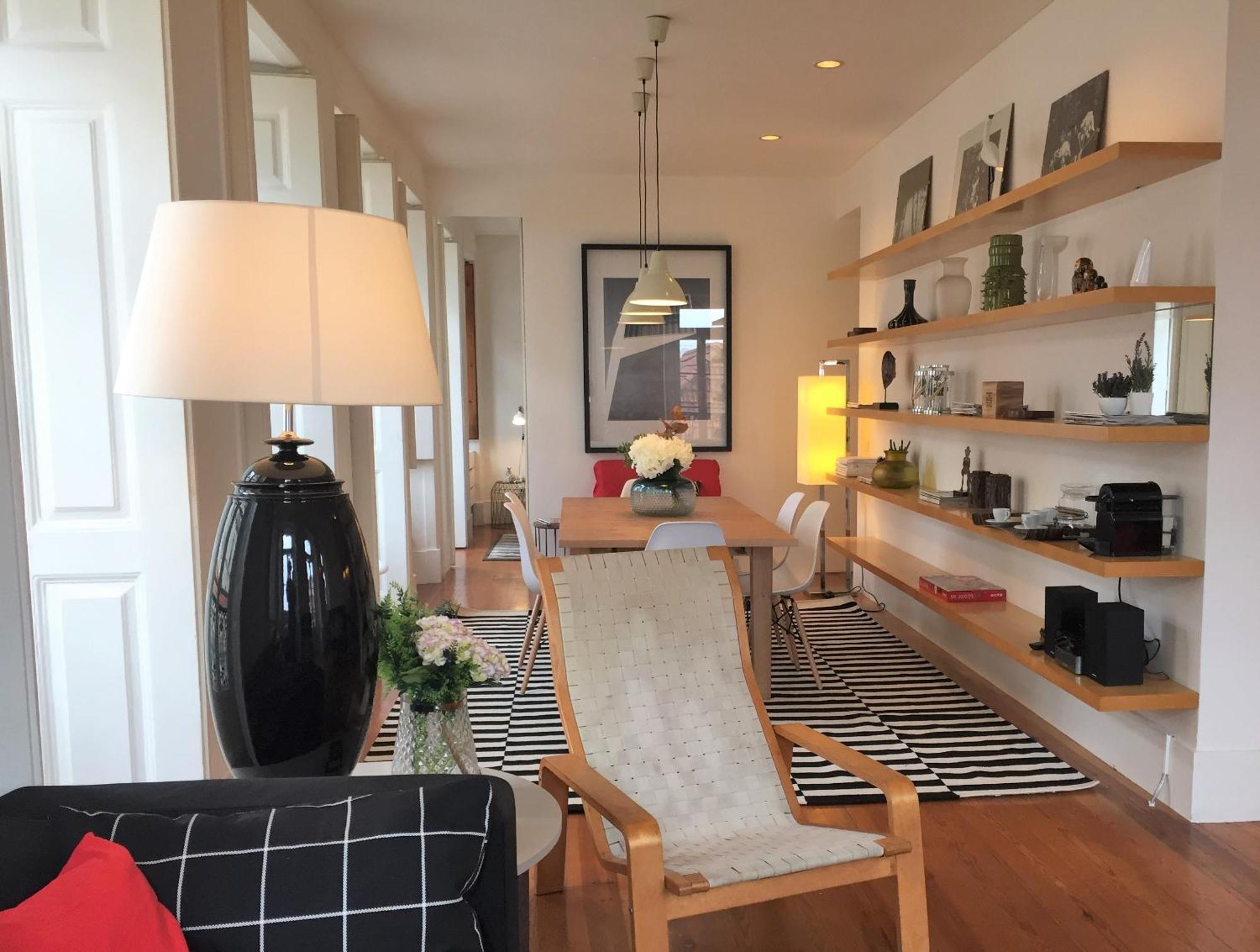 Apartment B2 Beautiful Sunny Loft Bairro Alto - Bica Lisbon