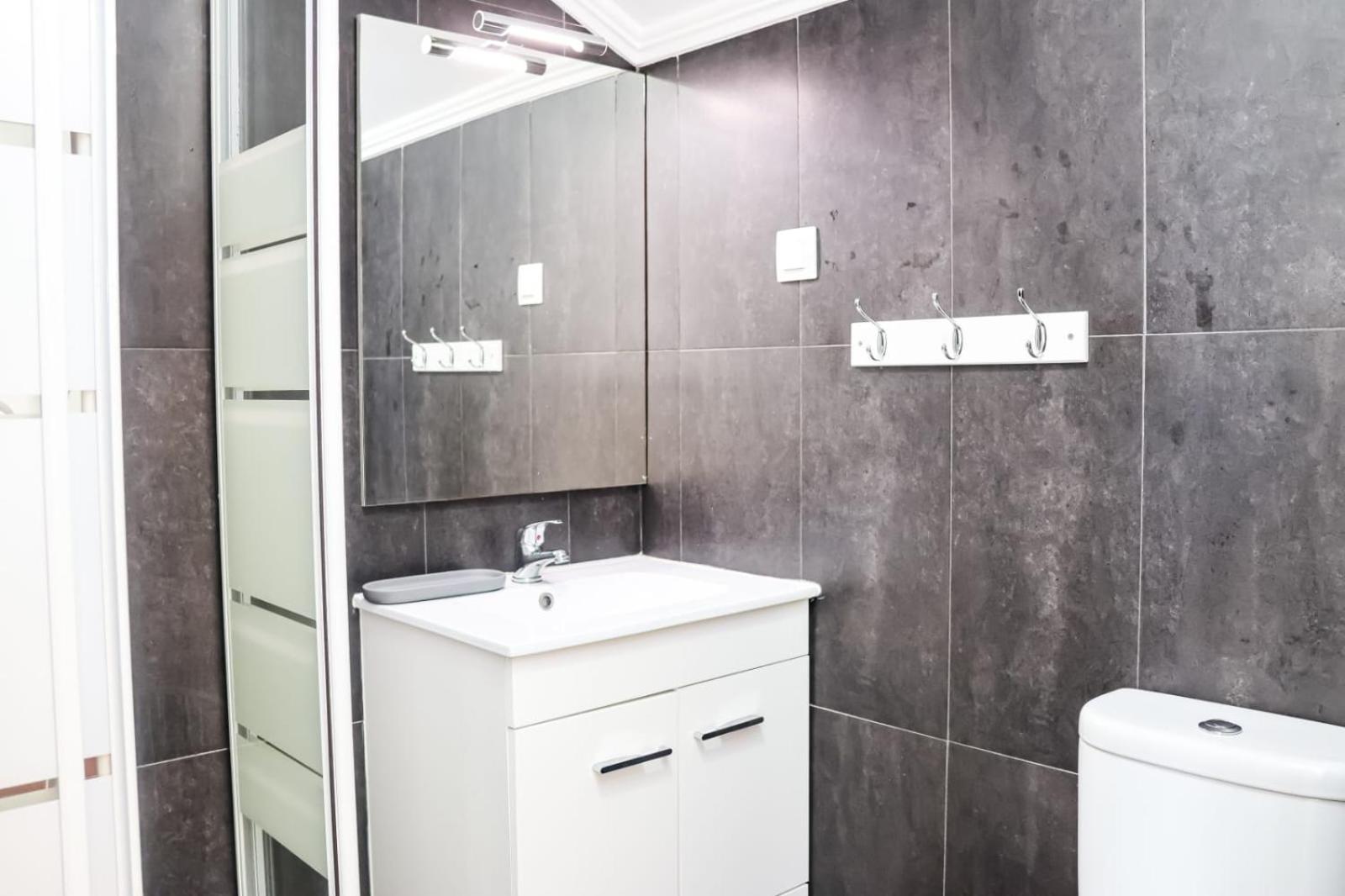 Residencia Queiros - T1 *