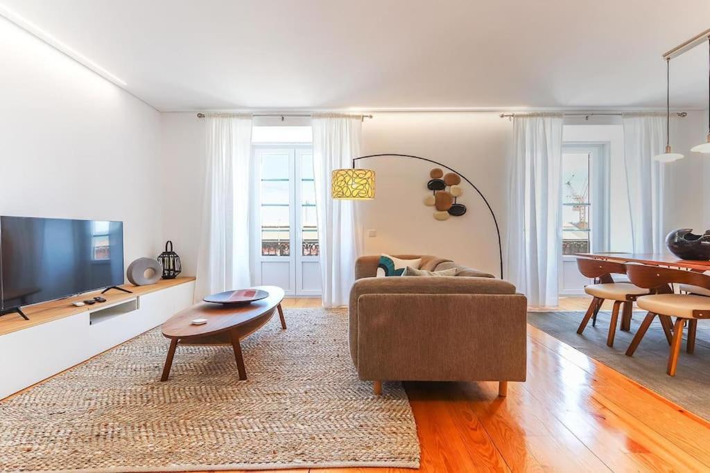Outstanding Santos Spacious 2 Bedroom W Ac Lisboa