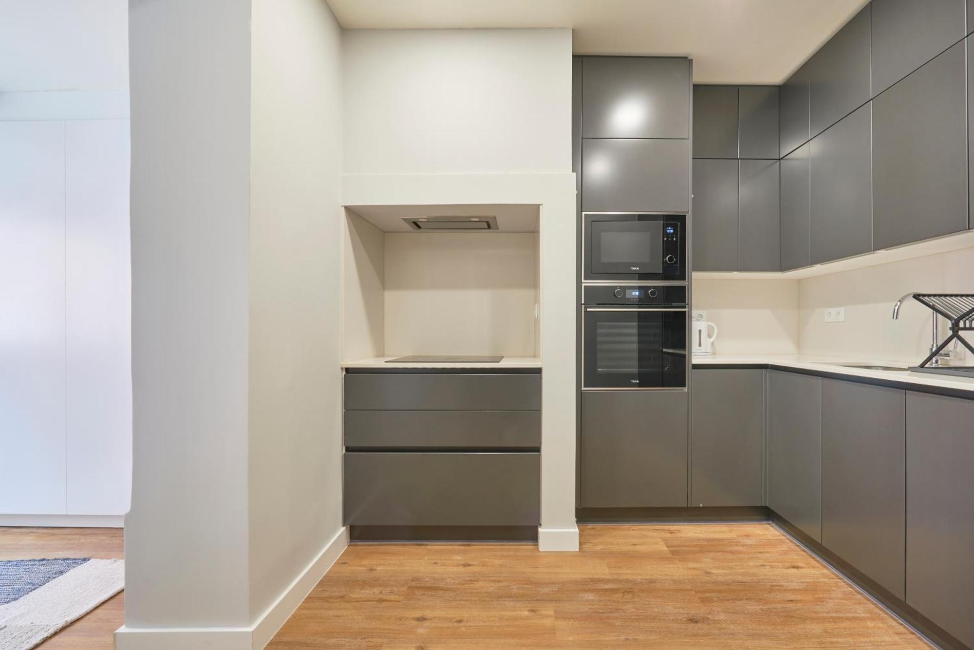 Modern 2 Bed In Campolide Near Amoreiras * Lisboa