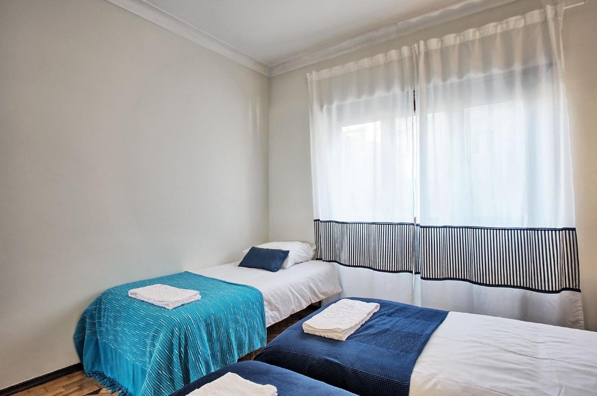 Apartamento Fuer 20 Personen In Lissabon, Regio De Costa De