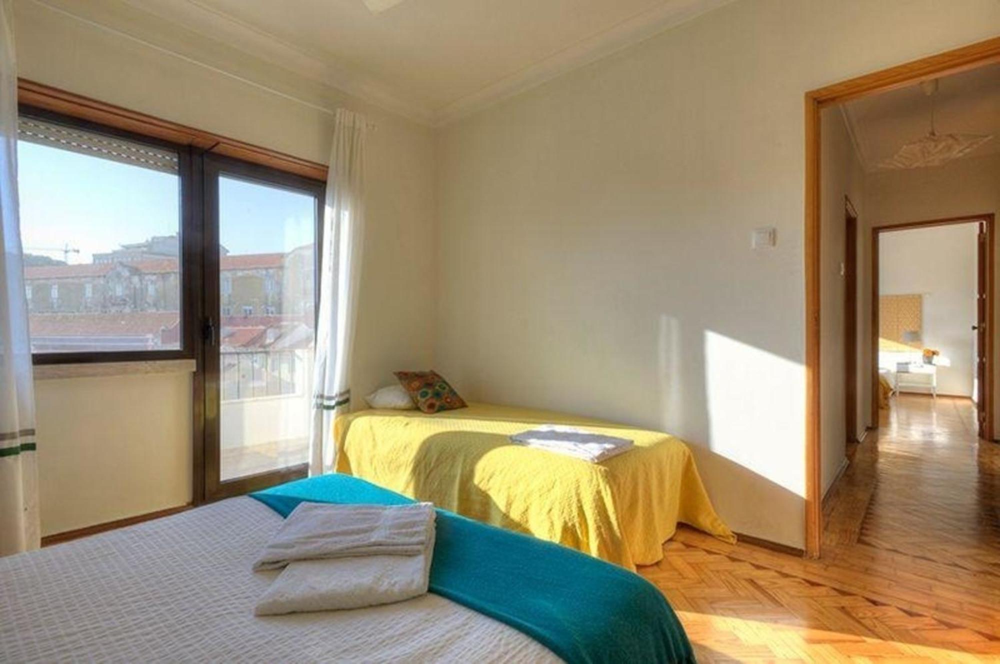 Fuer 20 Personen In Lissabon, Regio De Costa De Apartamento