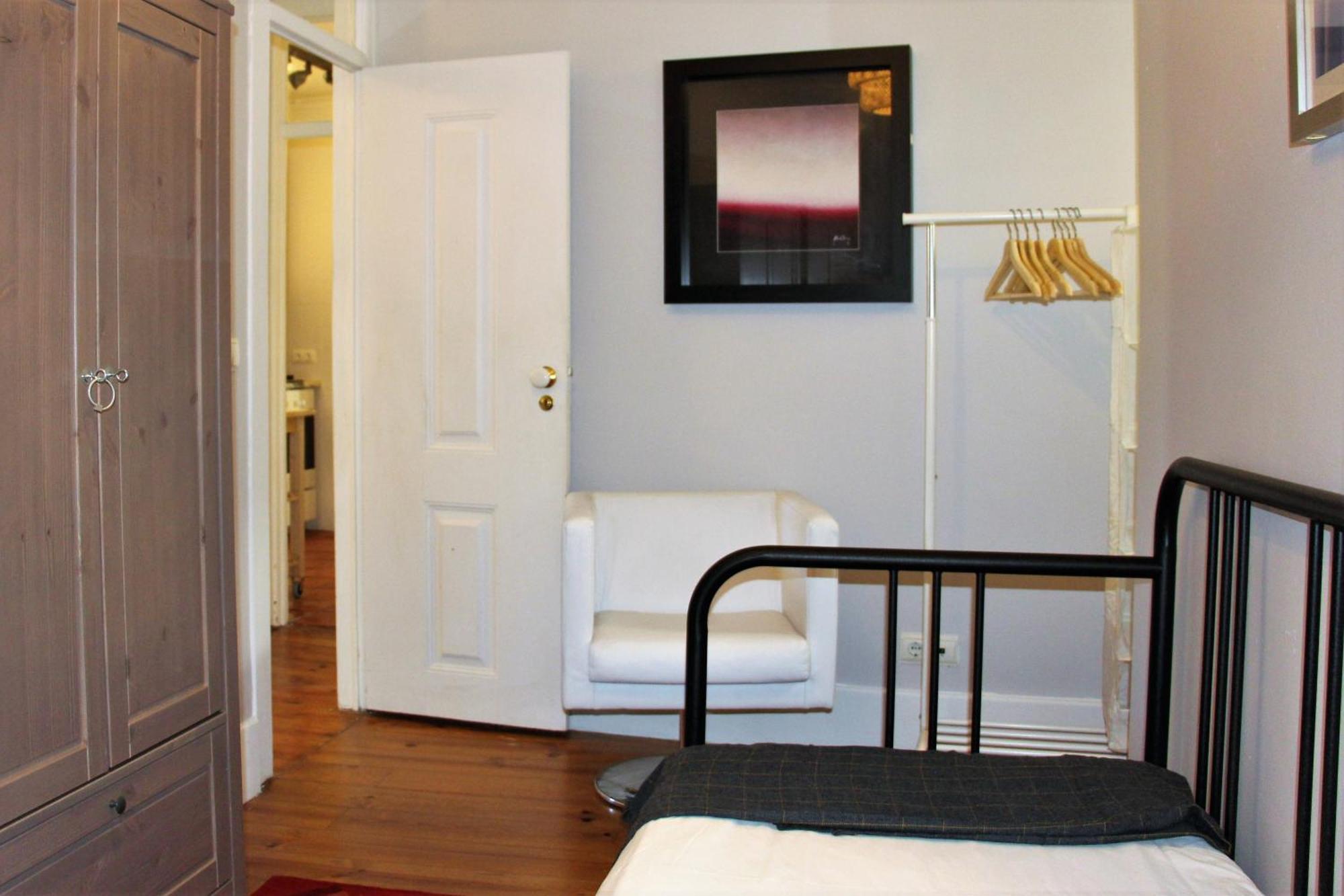 Sm1-happy At Hip Pr.real & Bair.alto + Private Patio! Apartamento Lisboa
