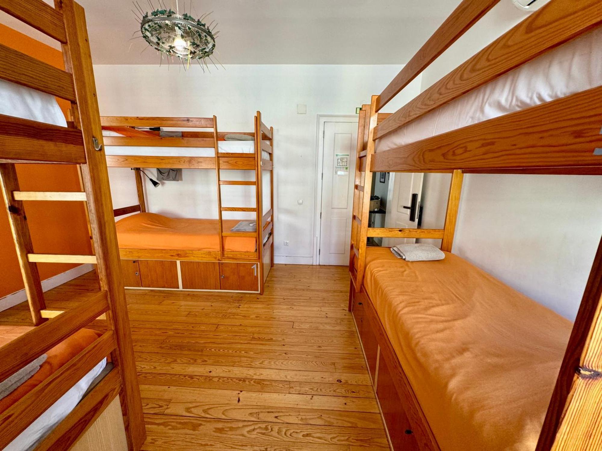 Lounge Hostal *
