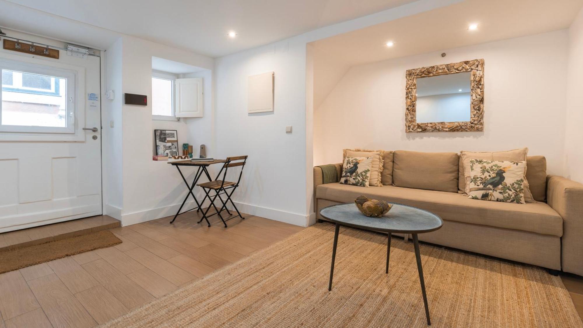 1bdr With Terrace In Alfama Centre By Lovelystay *