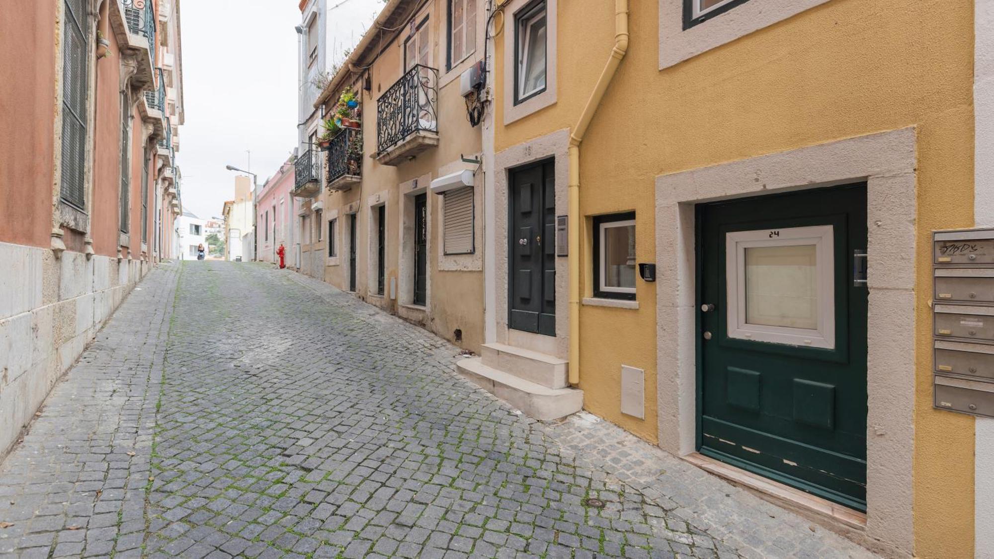 1bdr With Terrace In Alfama Centre By Lovelystay Lisboa