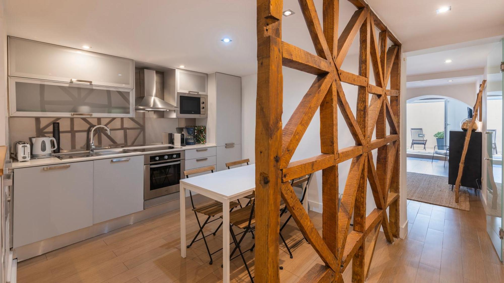 1bdr With Terrace In Alfama Centre By Lovelystay *