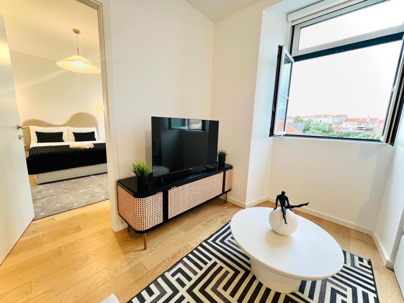 Pink House Beautiful 2 Bedroom Flat In Center Lisboa