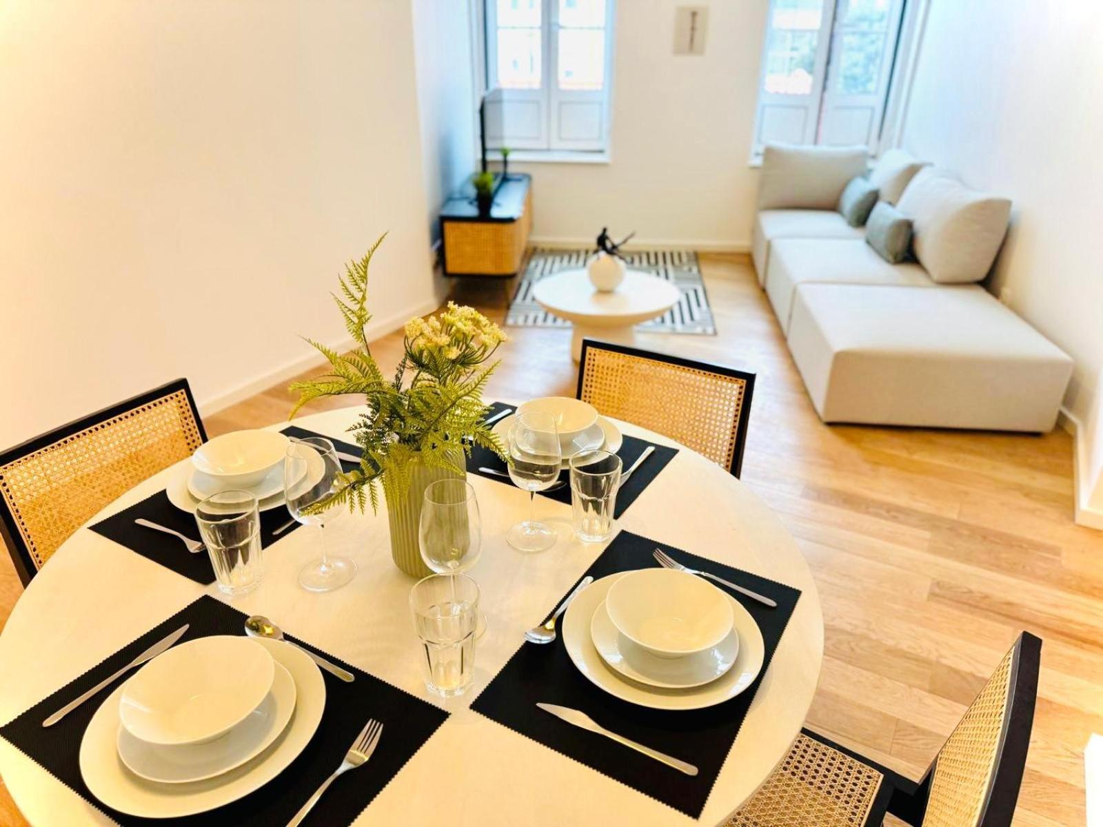 Pink House Beautiful 2 Bedroom Flat In Center * Lisboa
