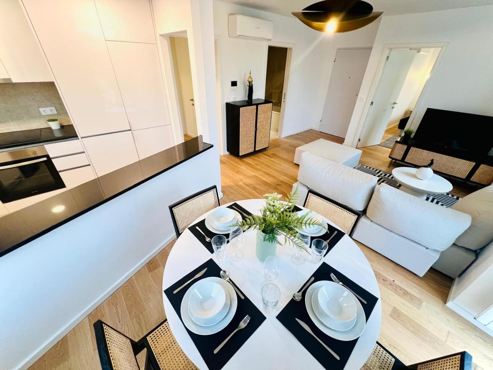 Pink House Beautiful 2 Bedroom Flat In Center * Lisboa