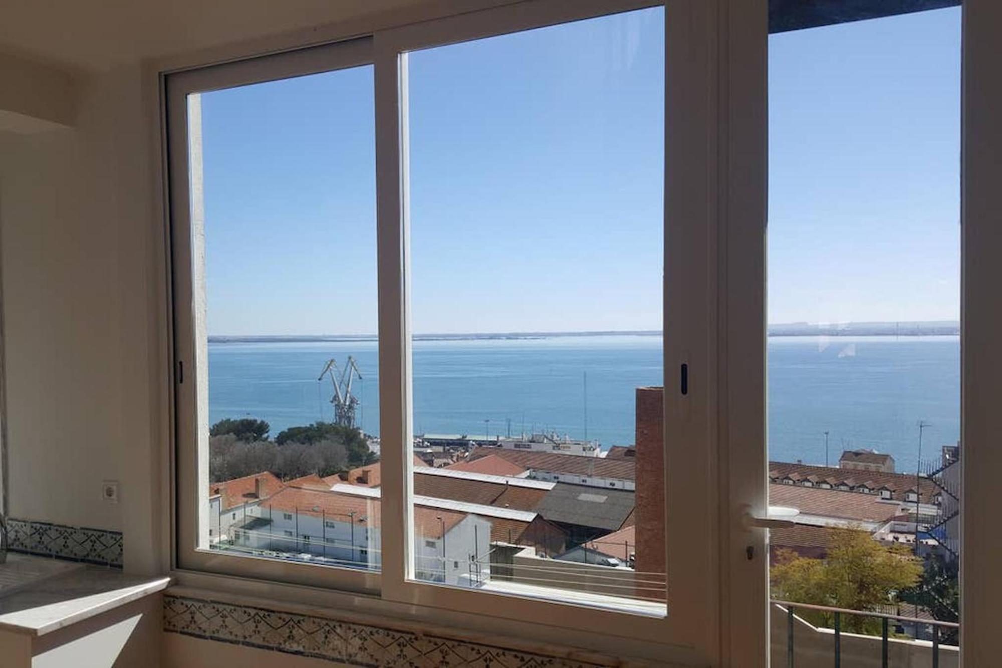Tagus Sunrise In By Innkeeper *