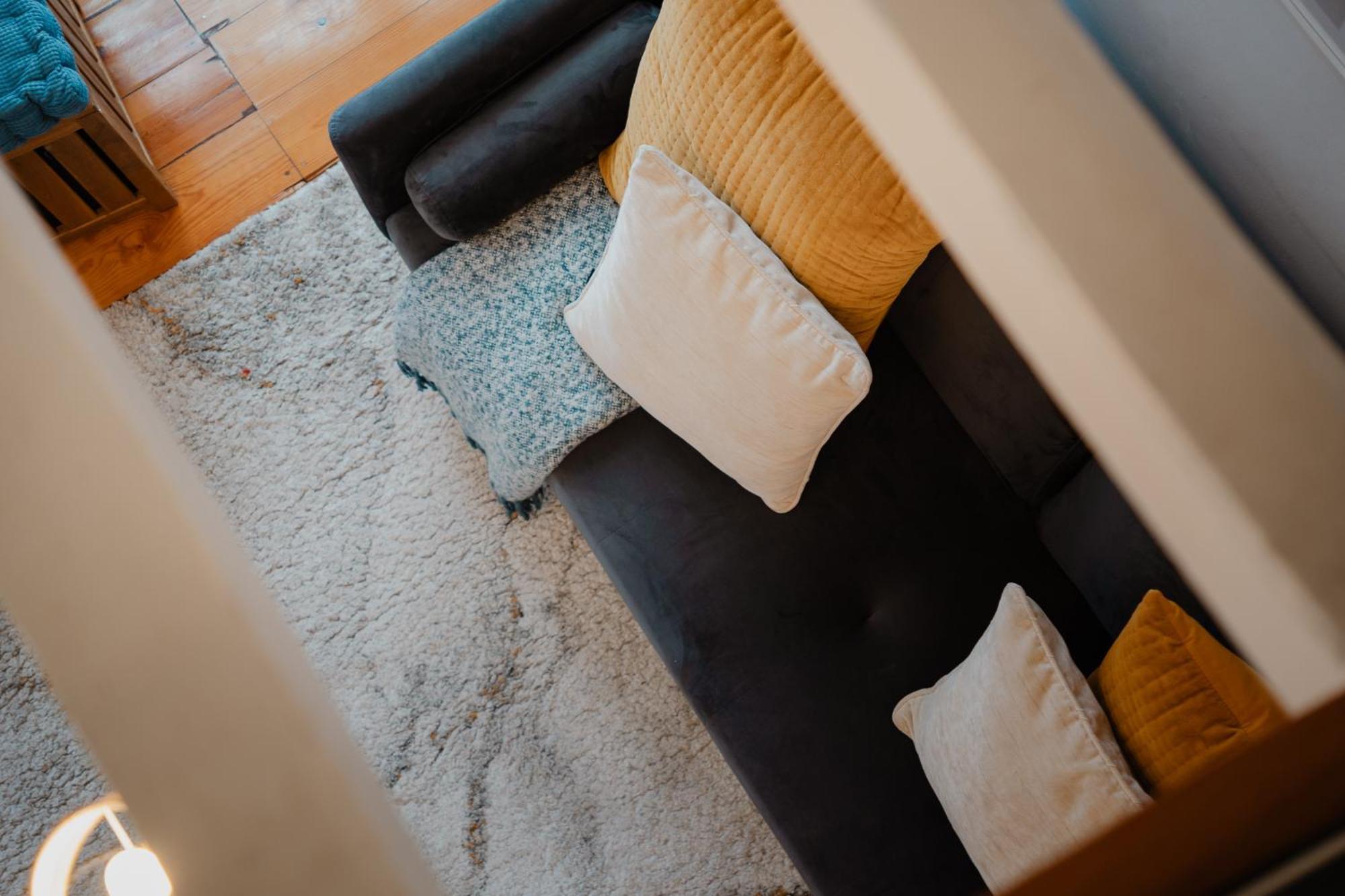 Stylish Getaway In A Mezzanine Flat By The Castle *