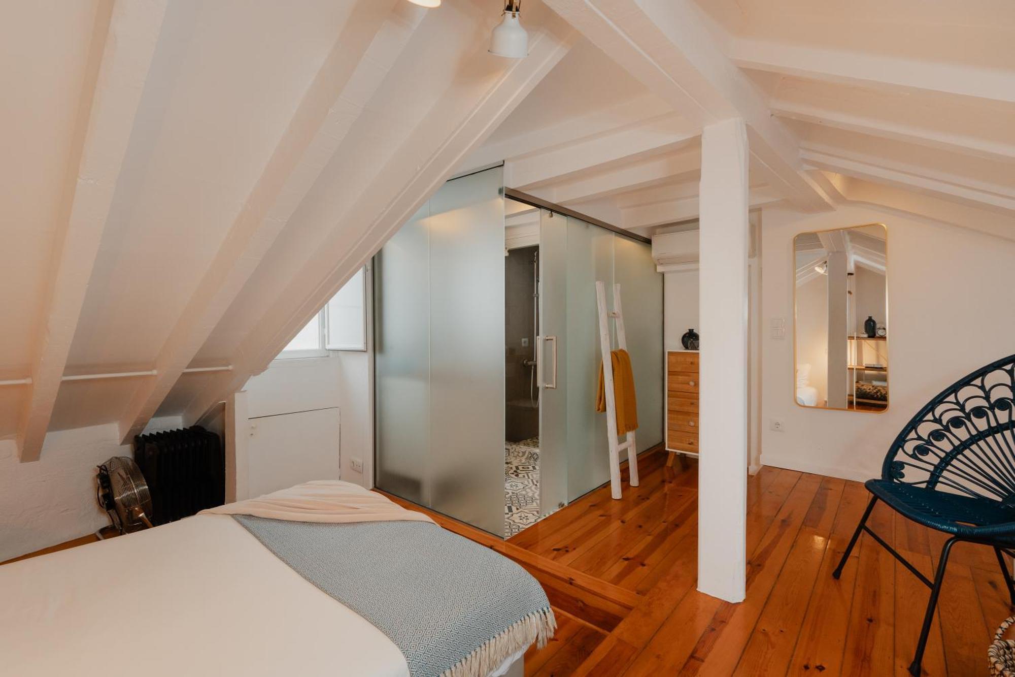 Stylish Getaway In A Mezzanine Flat By The Castle Lisboa