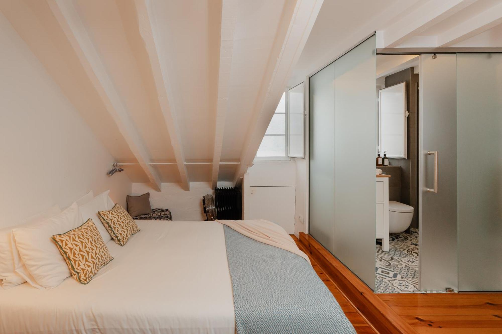 Stylish Getaway In A Mezzanine Flat By The Castle