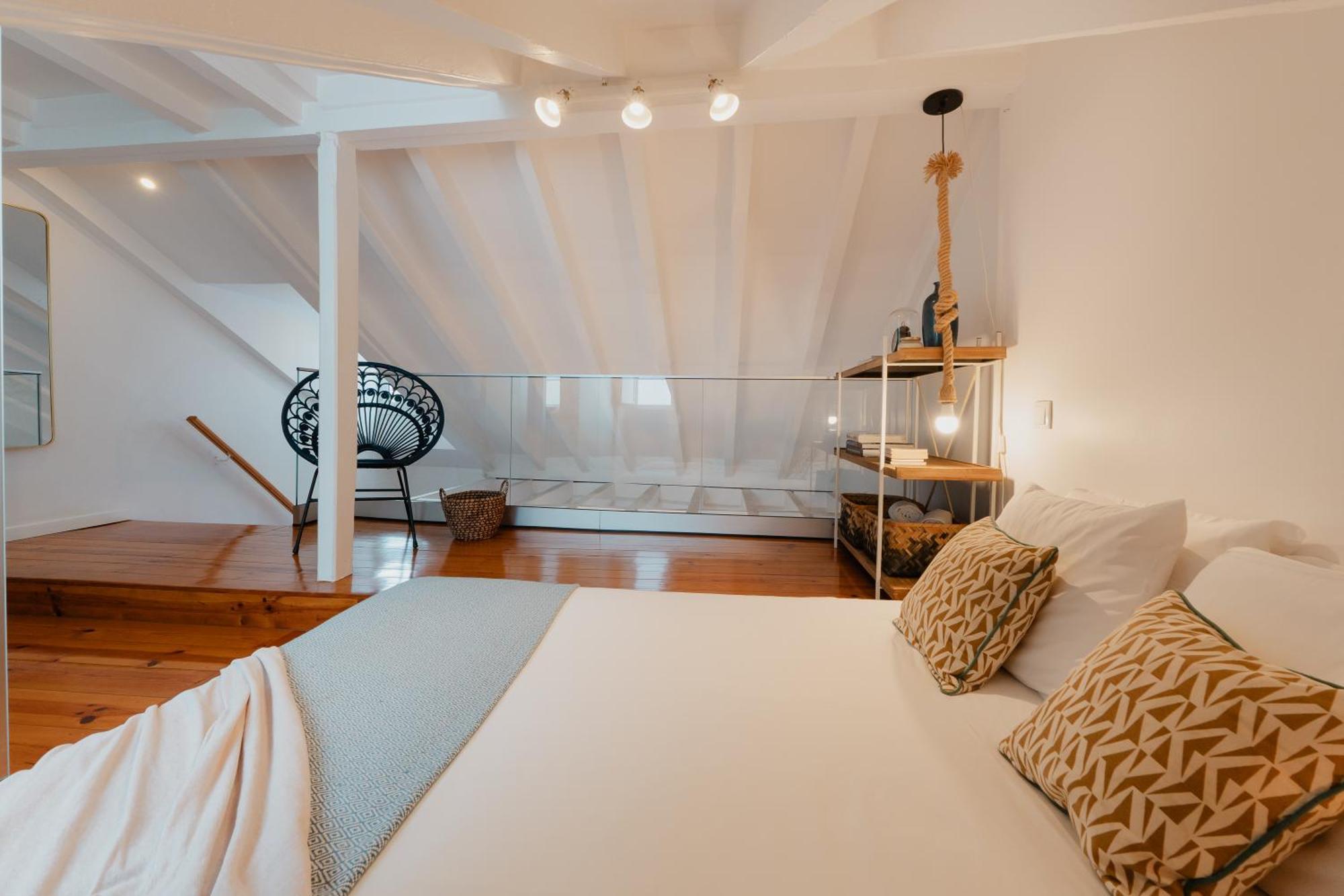 Stylish Getaway In A Mezzanine Flat By The Castle Apartamento *