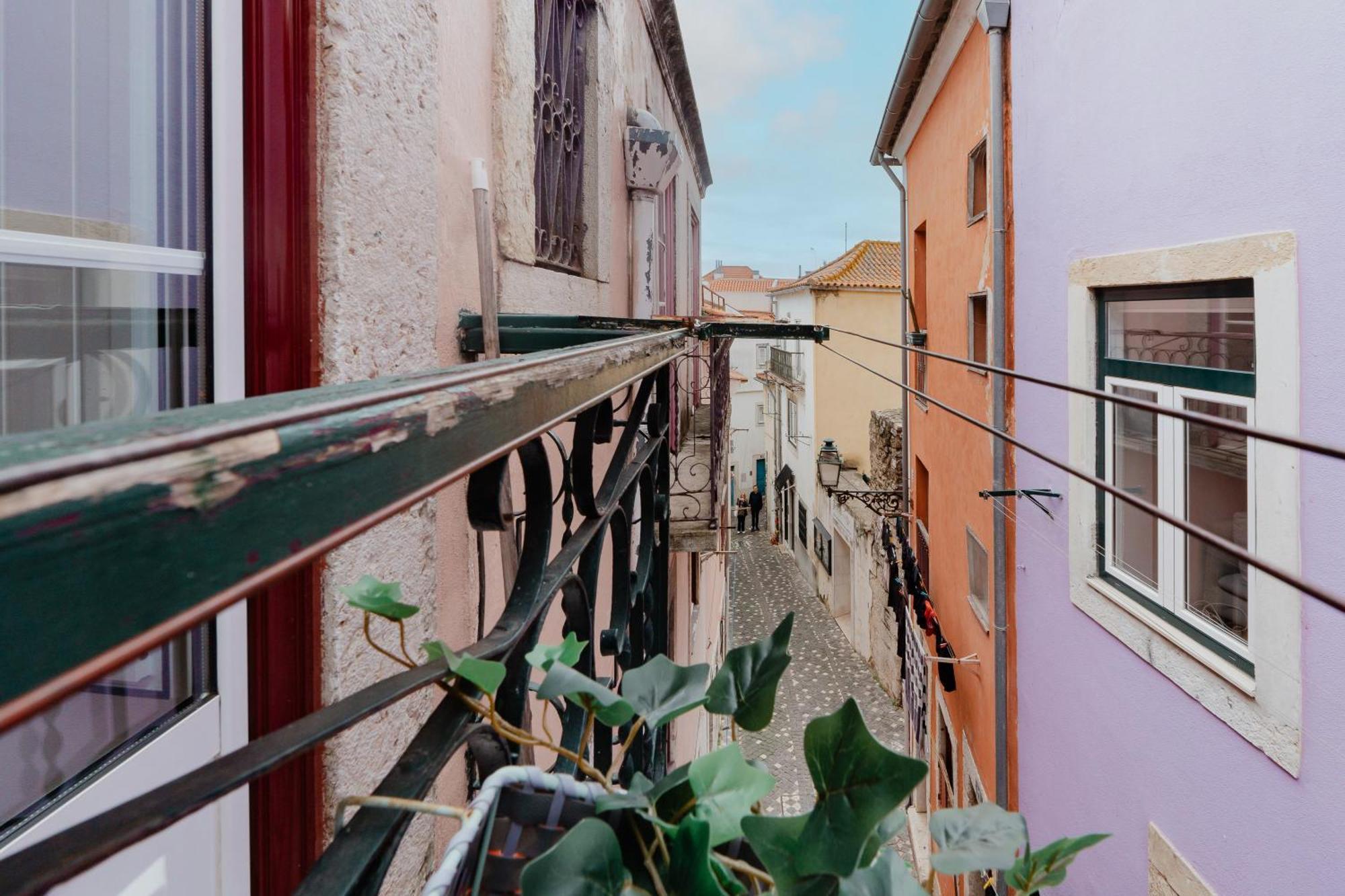 Stylish Getaway In A Mezzanine Flat By The Castle