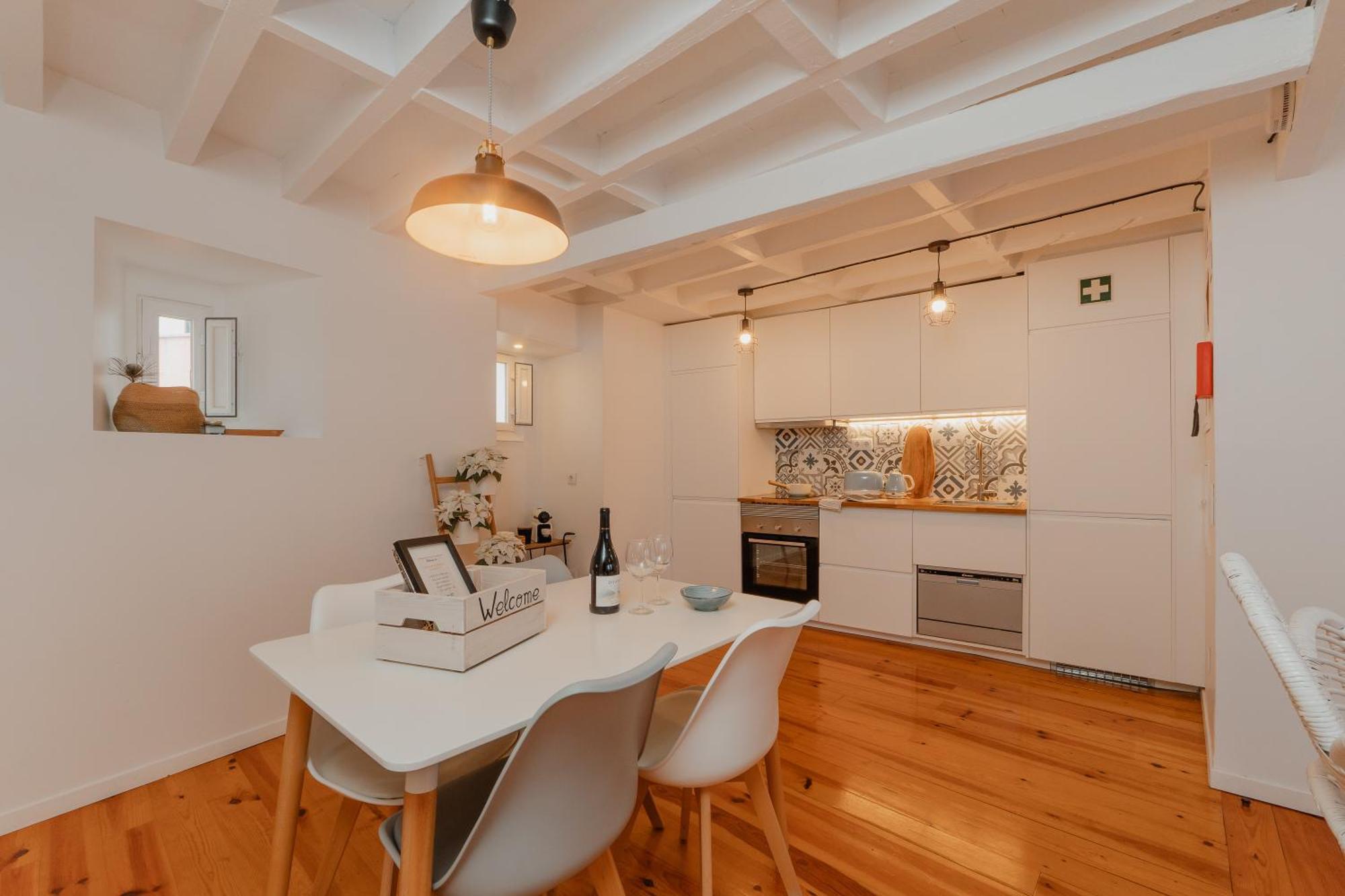 Stylish Getaway In A Mezzanine Flat By The Castle Apartamento *