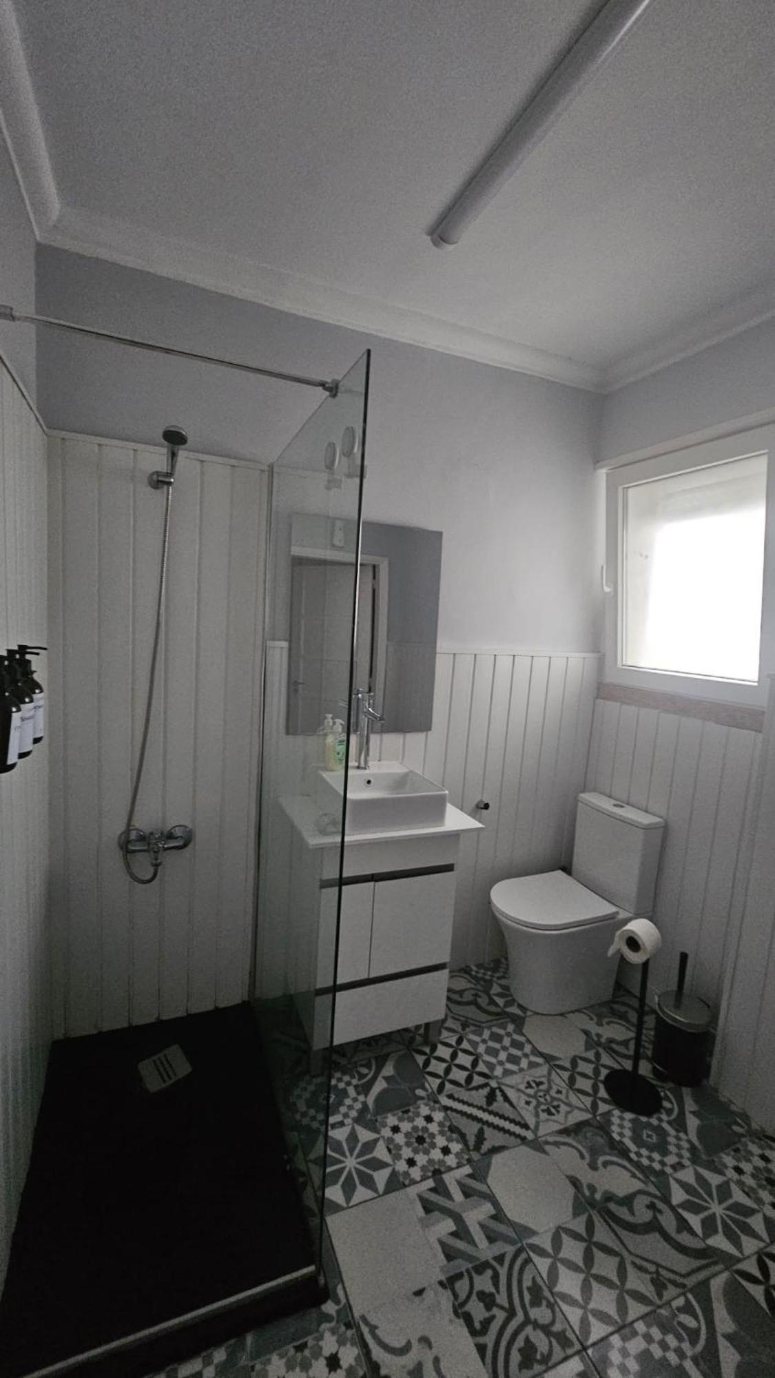 Pensión Privada 3 Grande Con Balcon