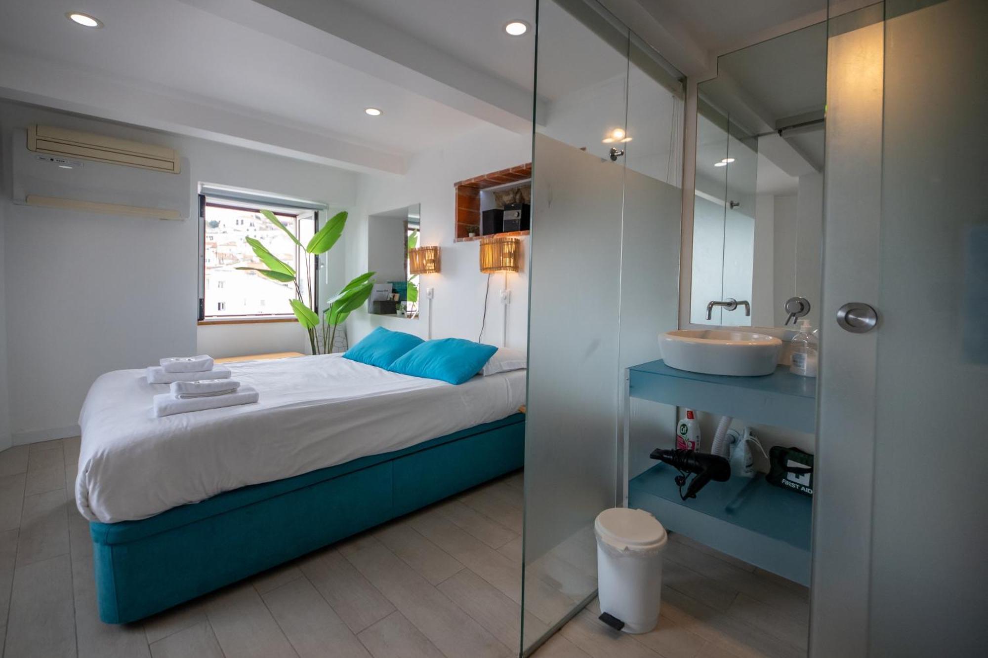 Stunning River View In Historic Alfama Apartamento