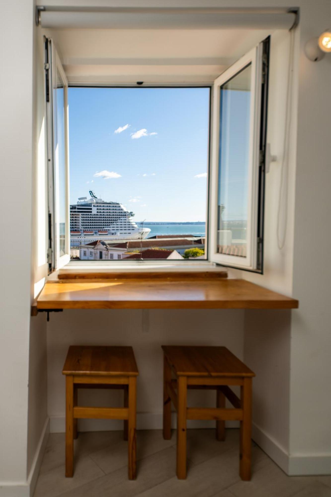 Stunning River View In Historic Alfama * Lisboa