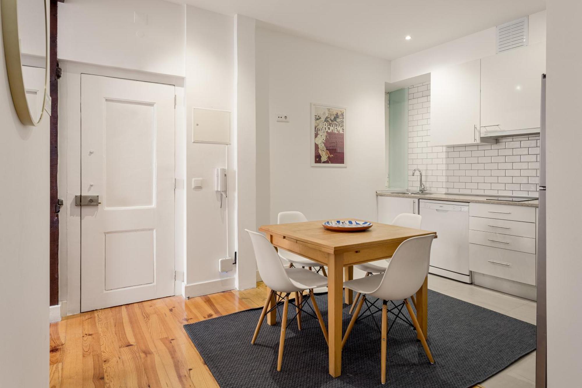 Apartment Joivy Inviting Flat Next To Carmo Convent Lisbon