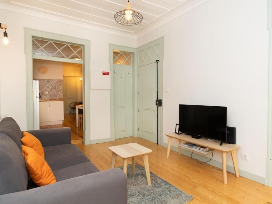Madalena Cozy * Lisboa