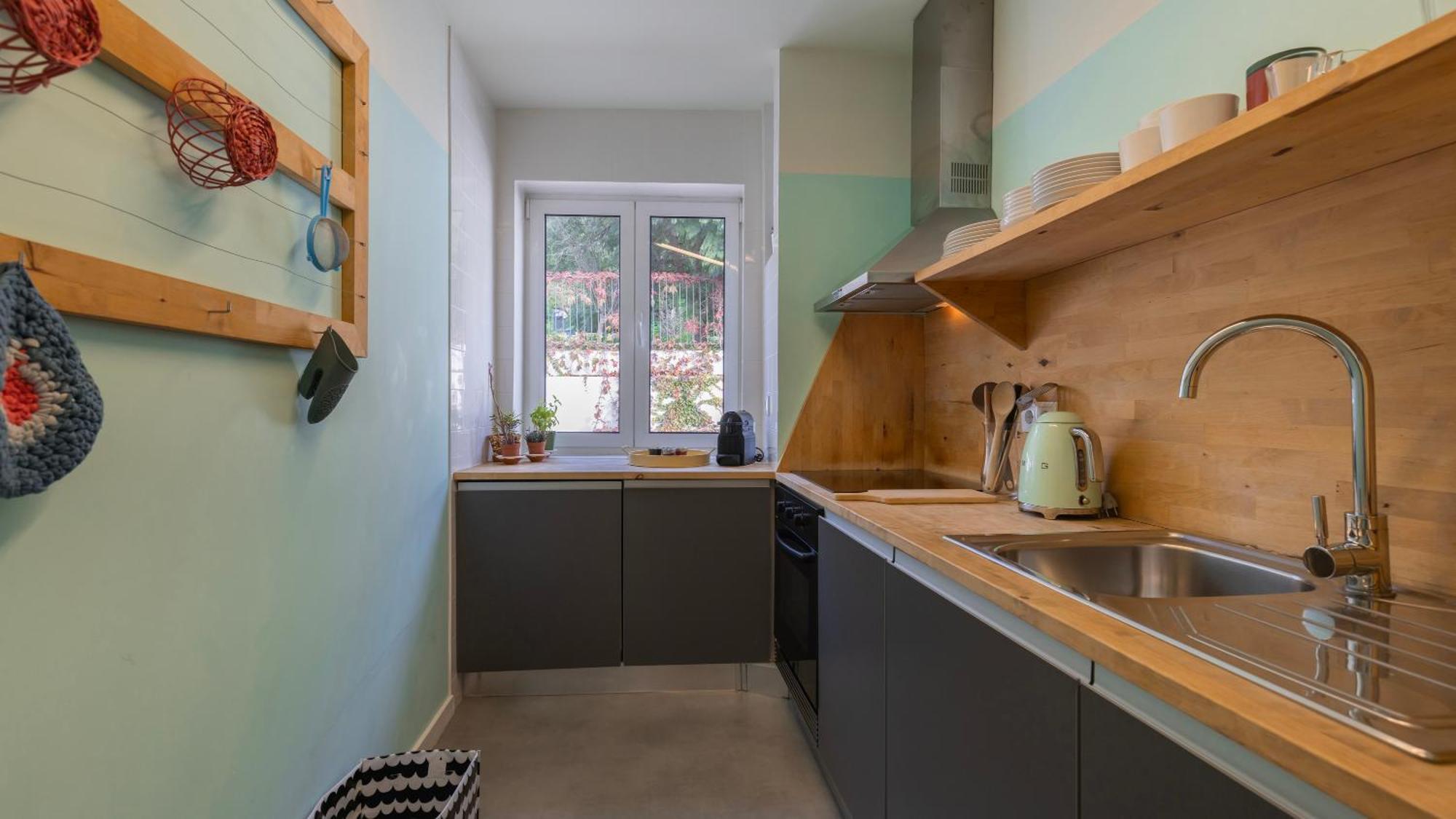 Vintage With Castle View By Lovelystay Apartment