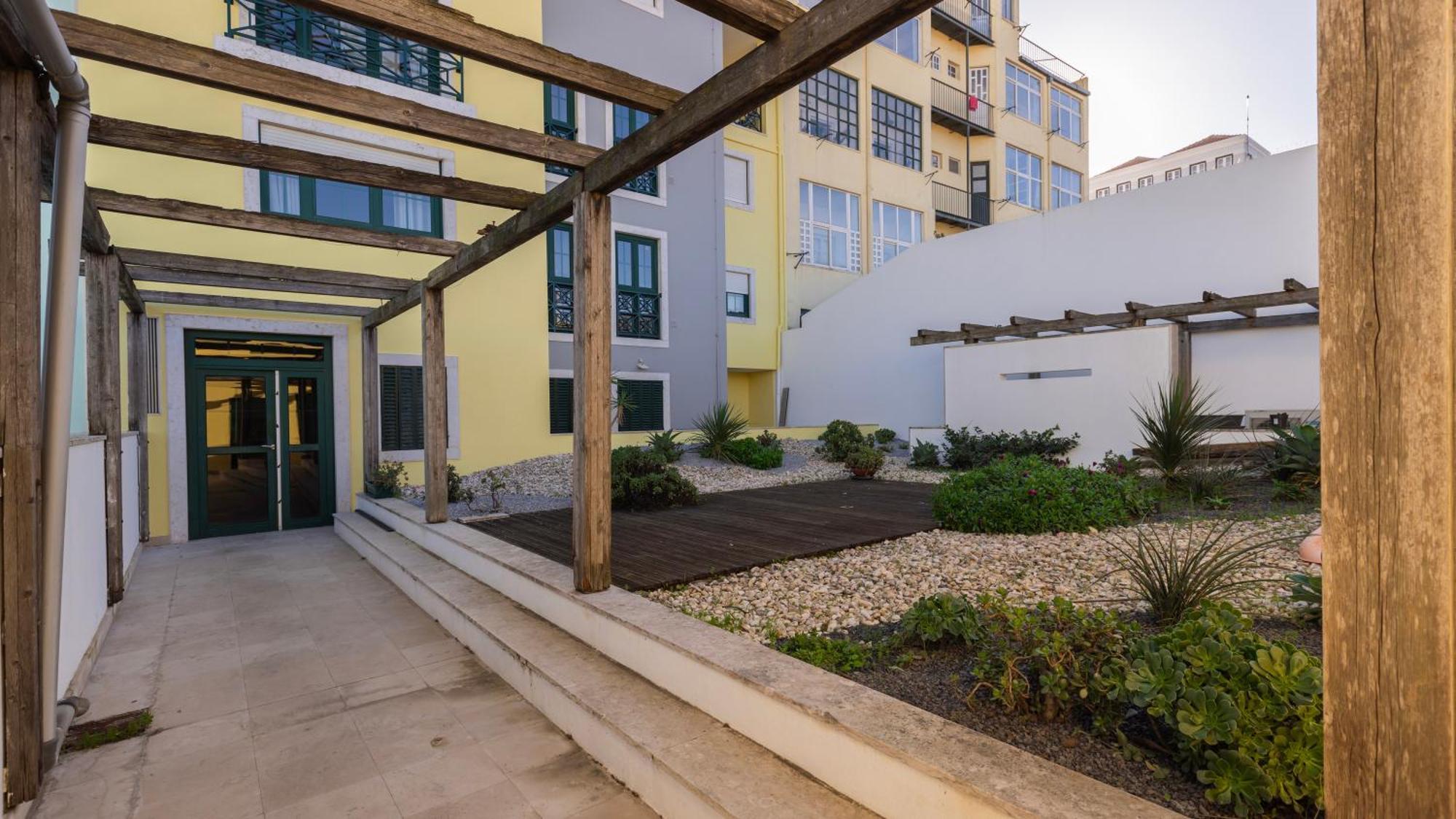 Stylish With Parking By Lovelystay Lisboa