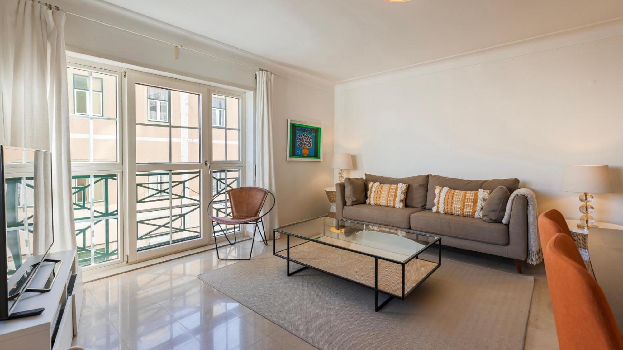 Apartamento Stylish With Parking By Lovelystay